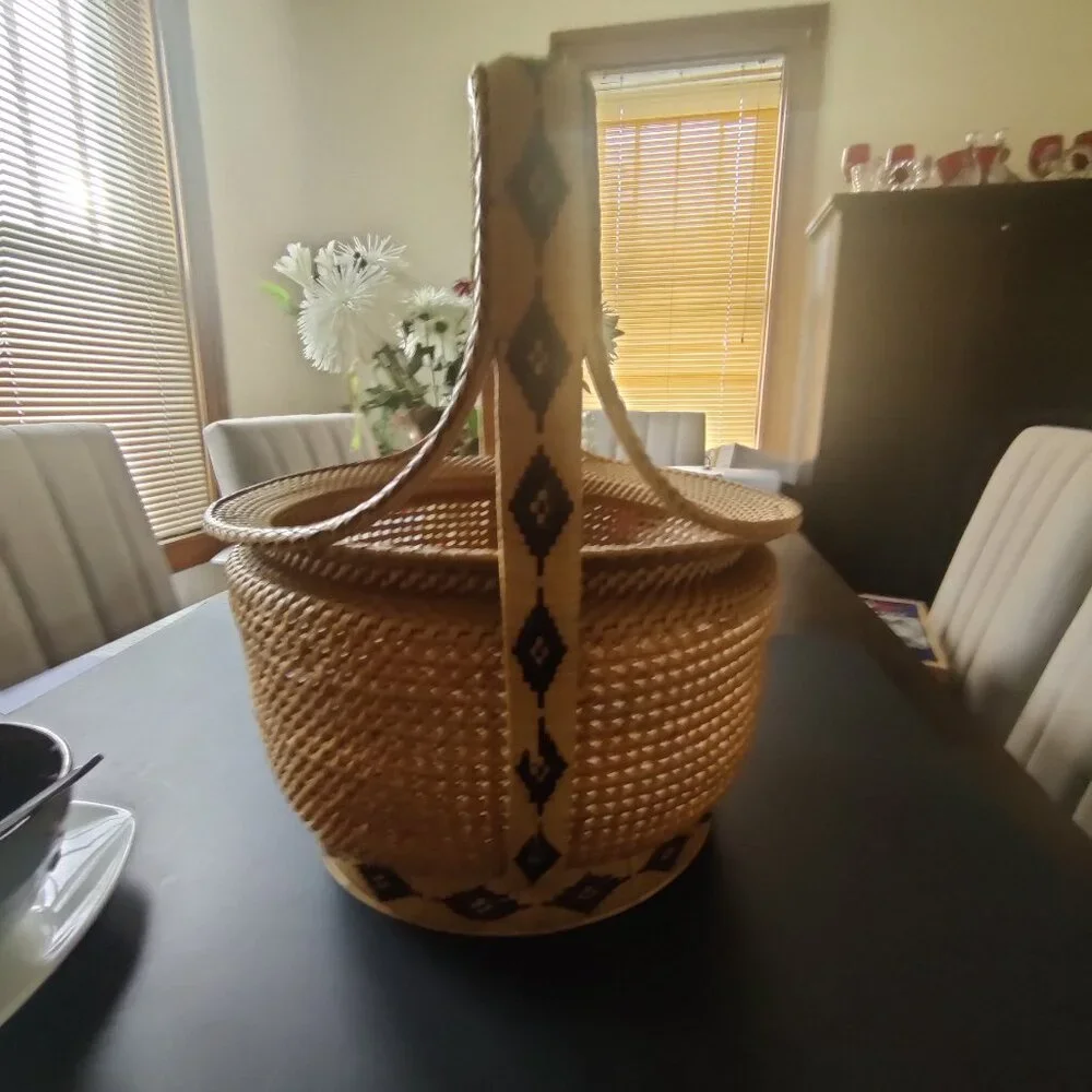 Woven Basket with Unique Style, Handle, Large, for Gathering and Display